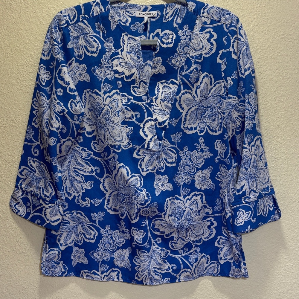 Foxcroft Royal Blue White Floral Split V Tunic - Picture 4 of 12